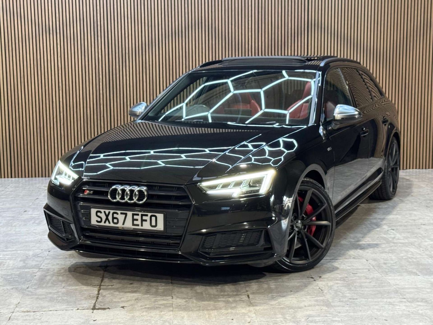 Used Audi A4 2017 for sale - 77833269: Photo 4