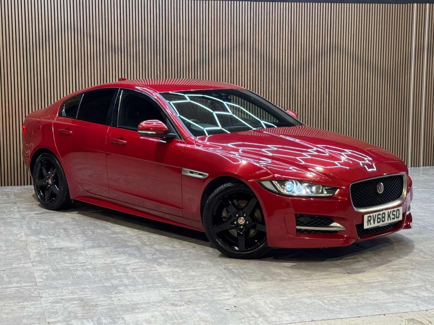 Used Jaguar XE 2018 for sale - 78172531: Photo 10