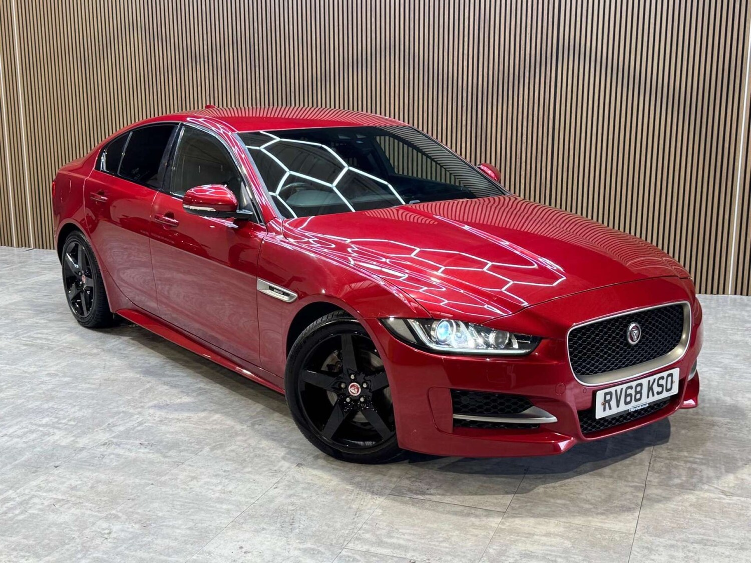 Used Jaguar XE 2018 for sale - 78172531: Photo 11