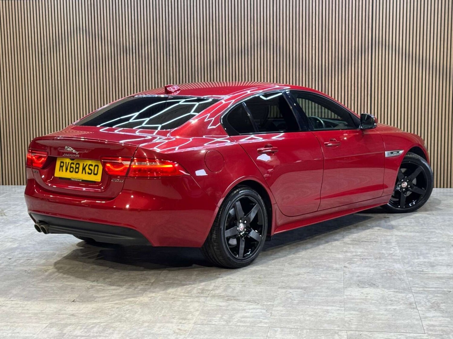 Used Jaguar XE 2018 for sale - 78172531: Photo 21