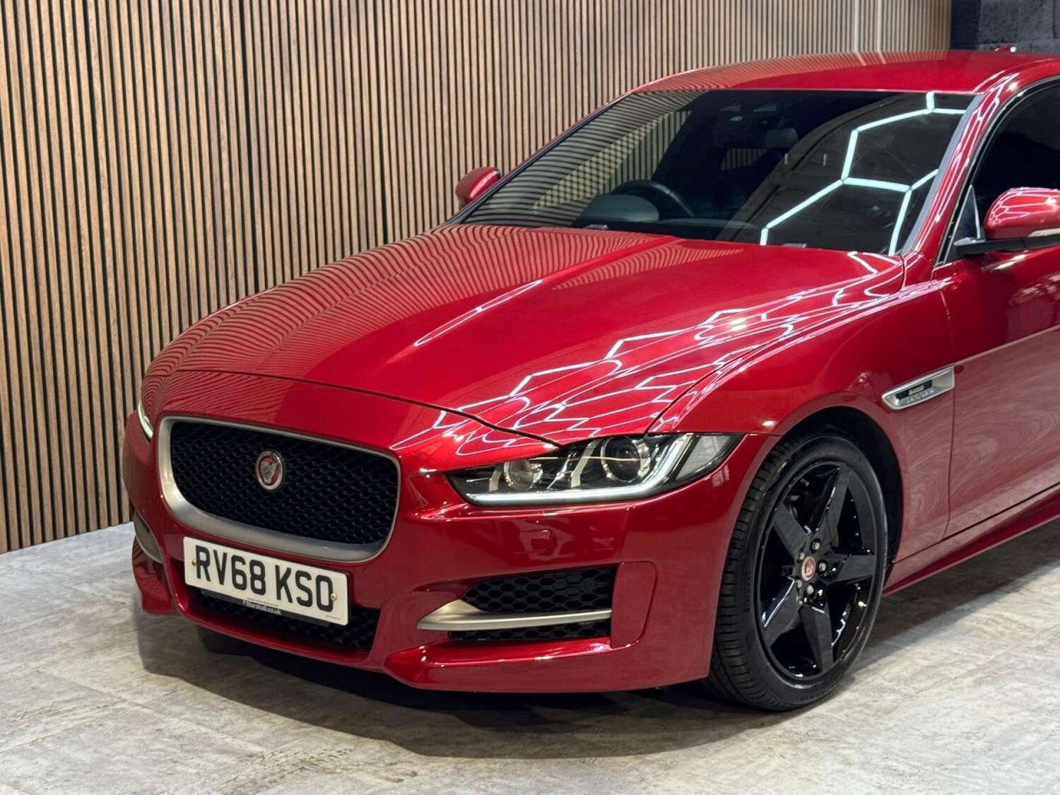 Used Jaguar XE 2018 for sale - 78172531: Photo 31