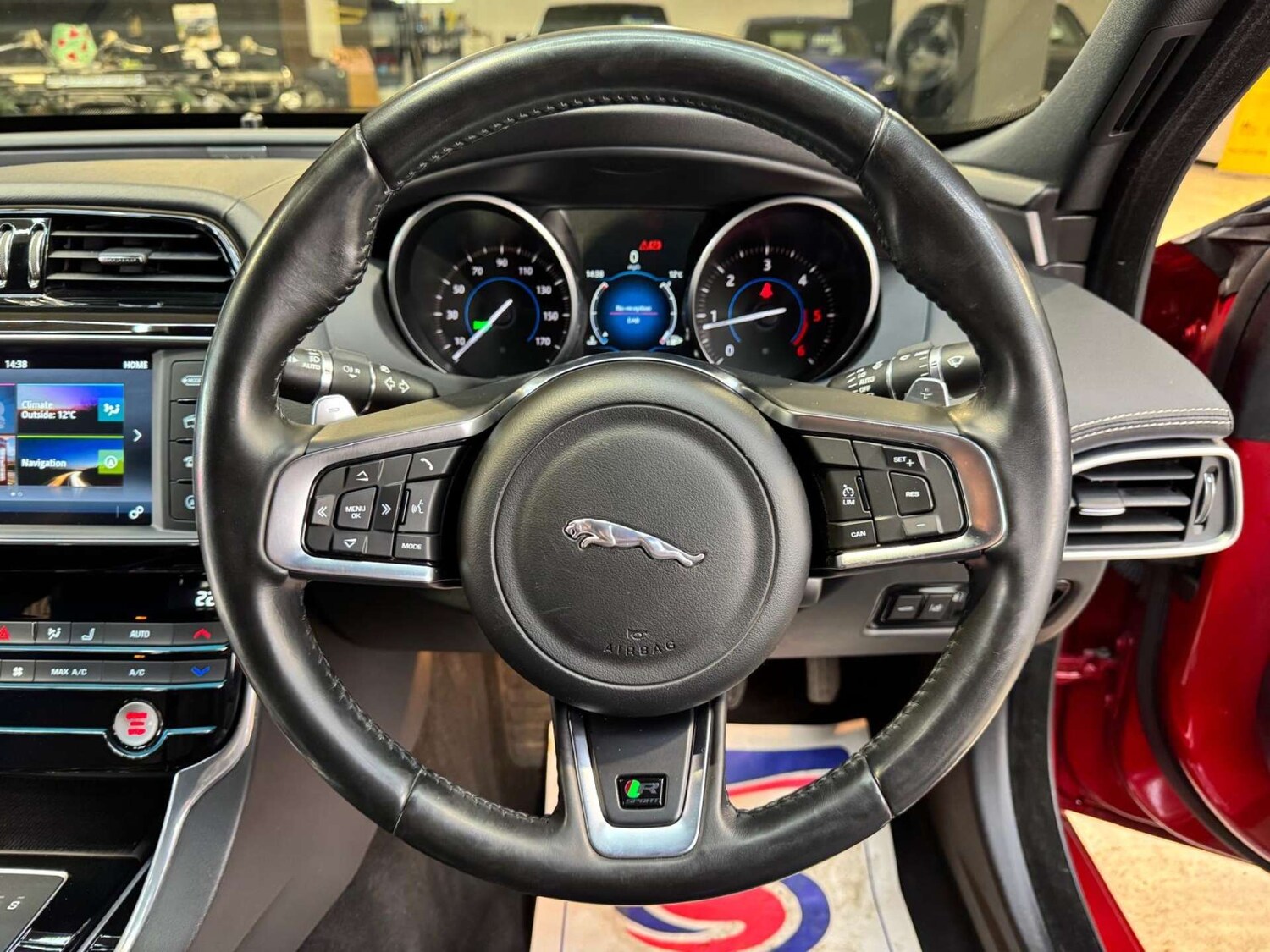 Used Jaguar XE 2018 for sale - 78172531: Photo 46