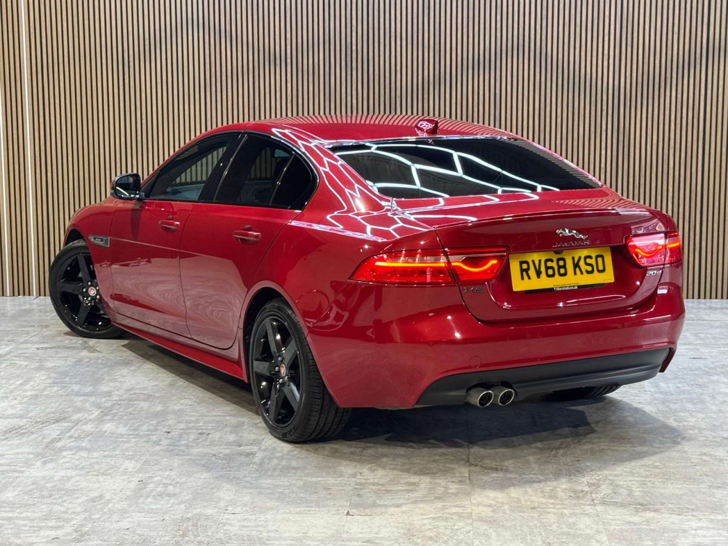 Used Jaguar XE 2018 for sale - 78172531: Photo 5