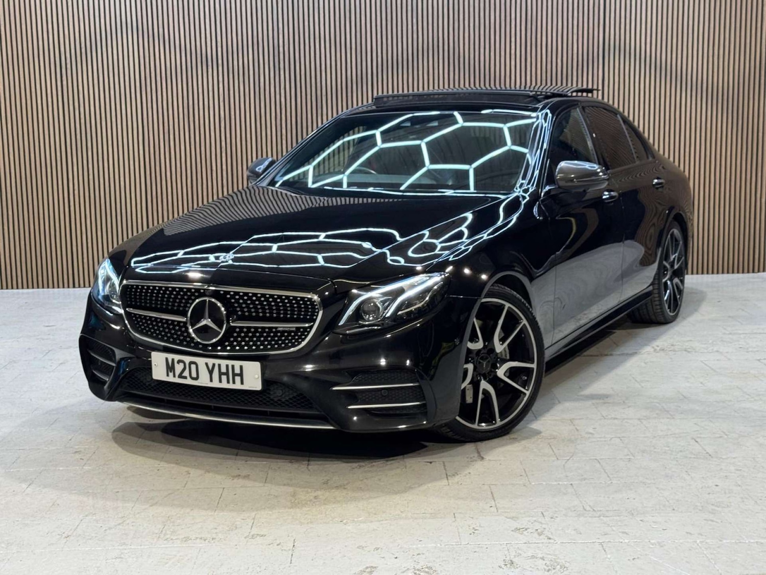 Used Mercedes-Benz E Class 2017 for sale - 77084209: Photo 4