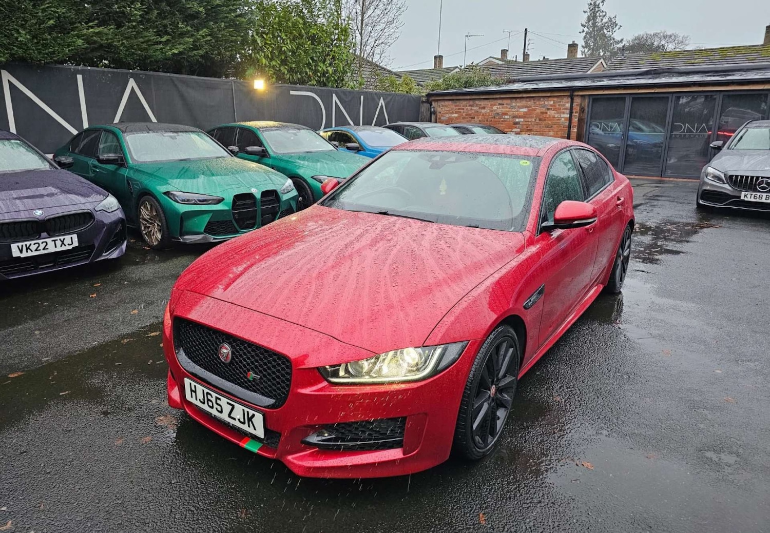 Used Jaguar XE 2015 for sale - 77022624: Photo 2