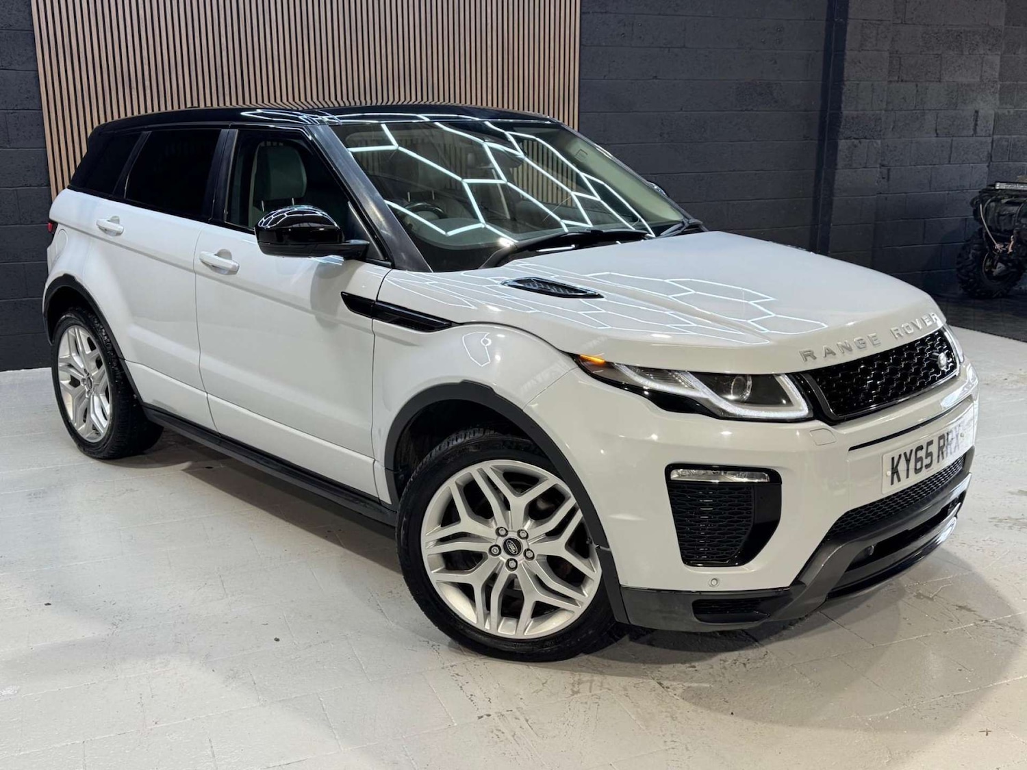 Used Land Rover Range Rover Evoque 2015 for sale - 76663157: Photo 11