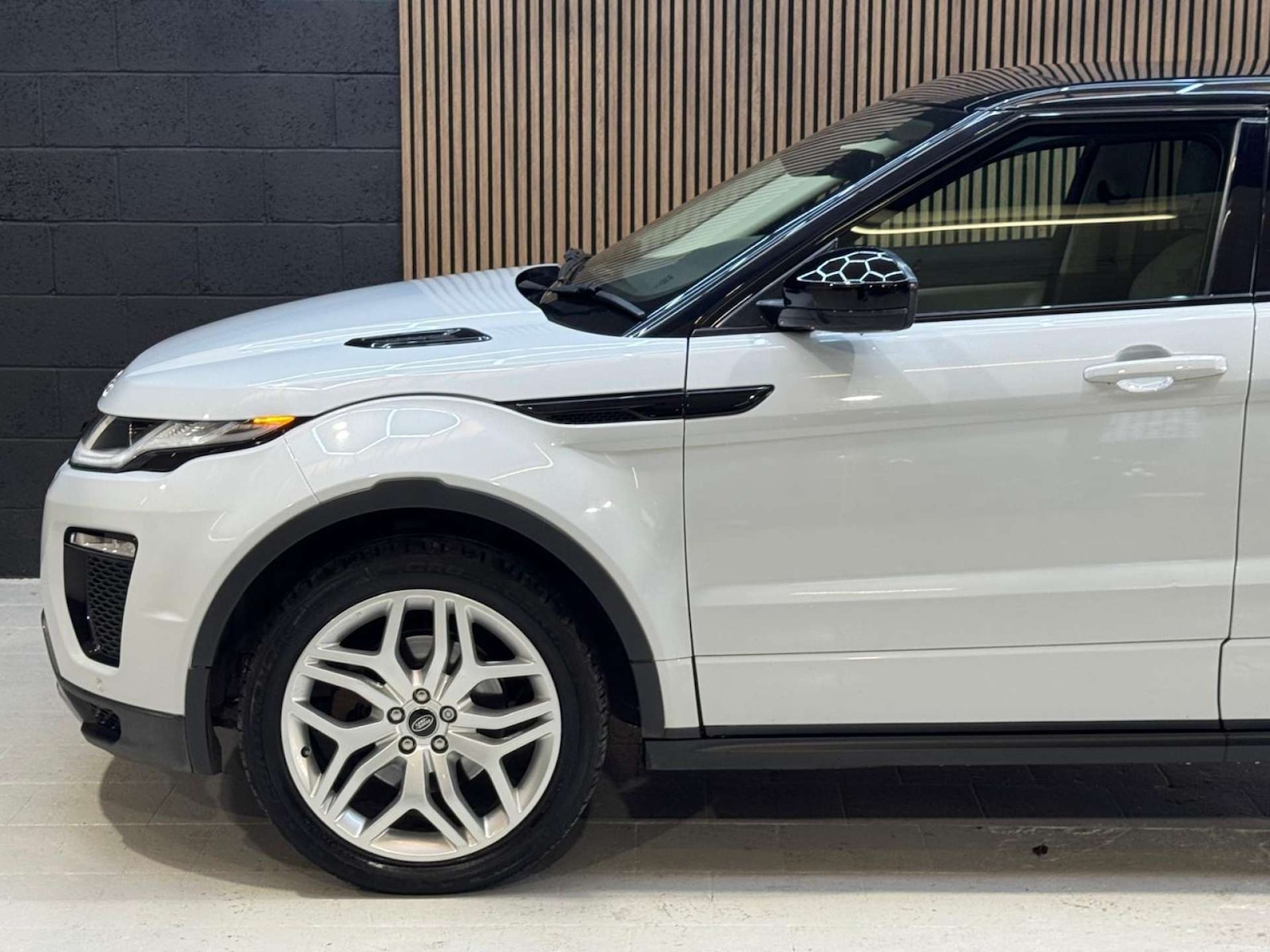 Used Land Rover Range Rover Evoque 2015 for sale - 76663157: Photo 25