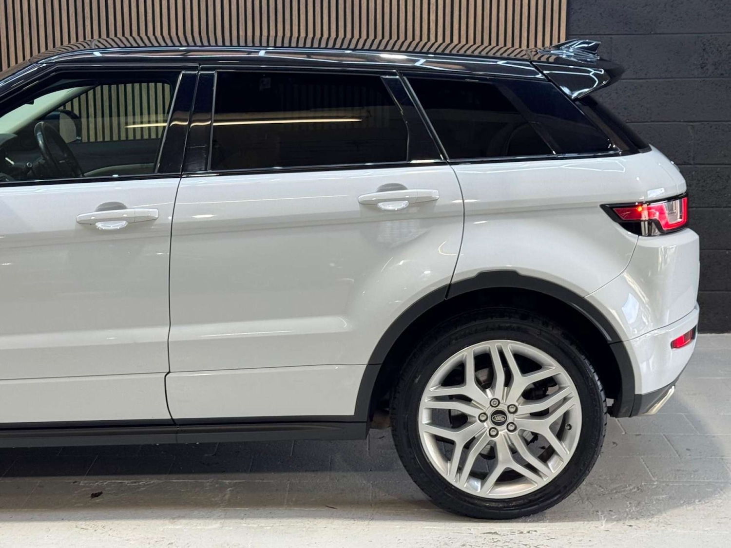 Used Land Rover Range Rover Evoque 2015 for sale - 76663157: Photo 26