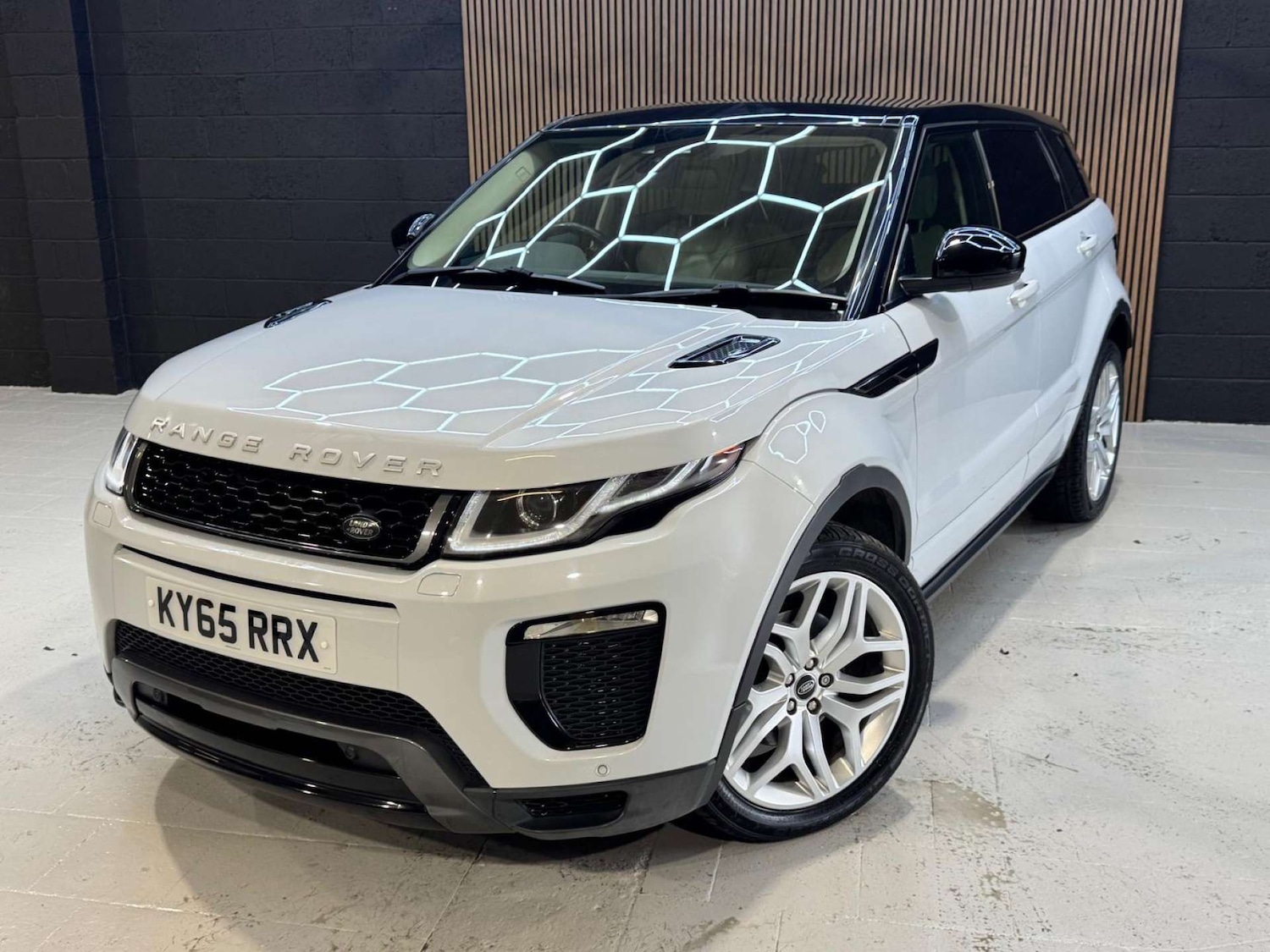 Used Land Rover Range Rover Evoque 2015 for sale - 76663157: Photo 4