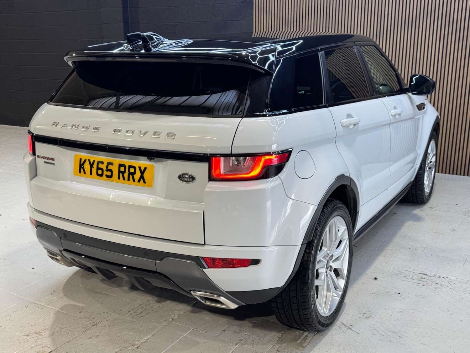 Used Land Rover Range Rover Evoque 2015 for sale - 76663157: Photo 5