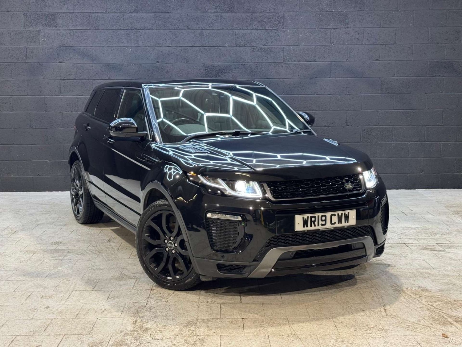 Used Land Rover Range Rover Evoque 2019 for sale - 76437908: Photo 1
