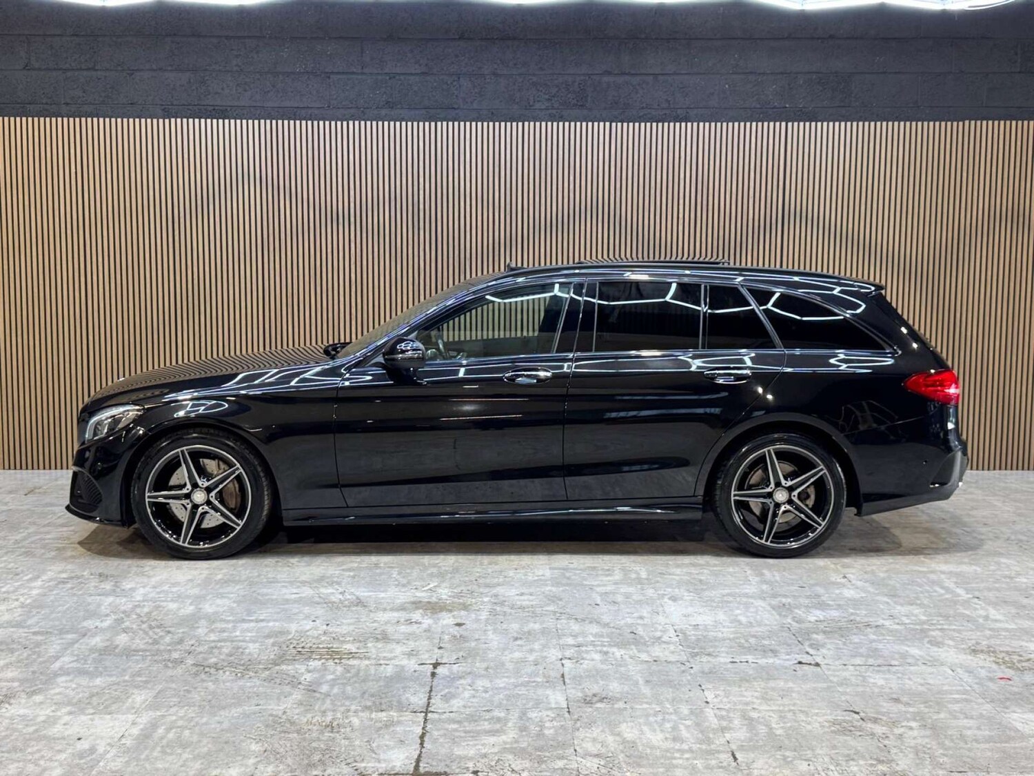 Used Mercedes-Benz C Class 2016 for sale - 77845656: Photo 32