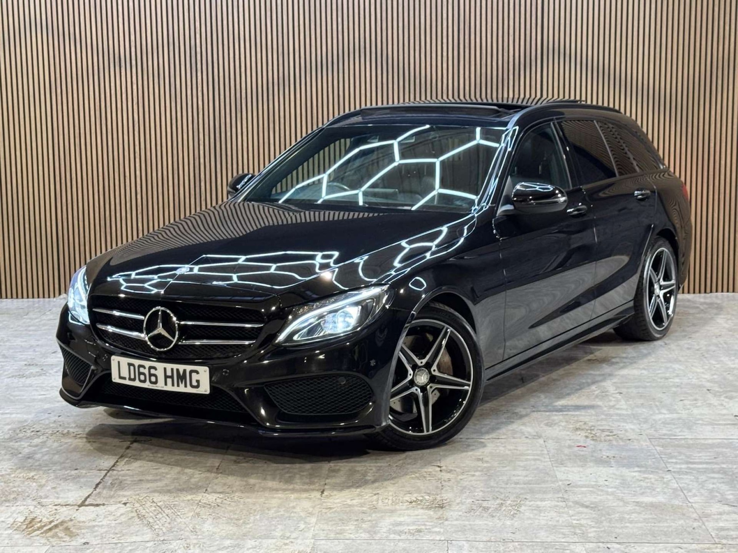 Used Mercedes-Benz C Class 2016 for sale - 77845656: Photo 4