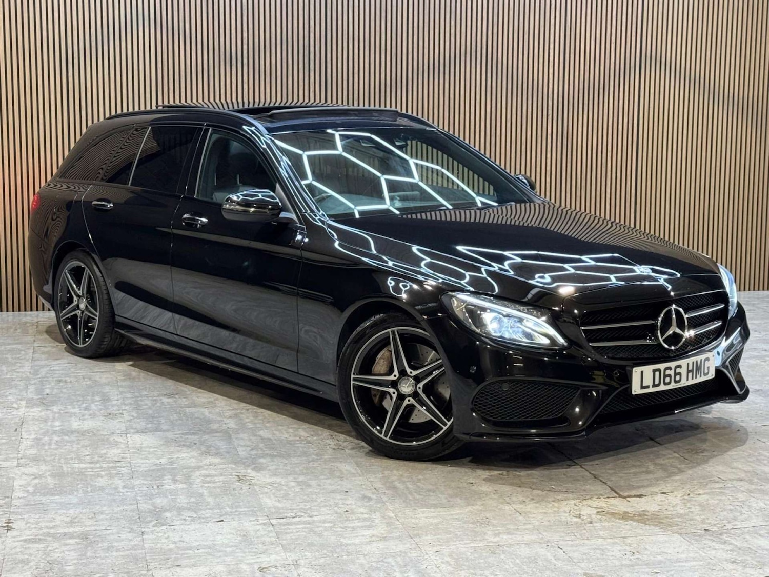 Used Mercedes-Benz C Class 2016 for sale - 77845656: Photo 8