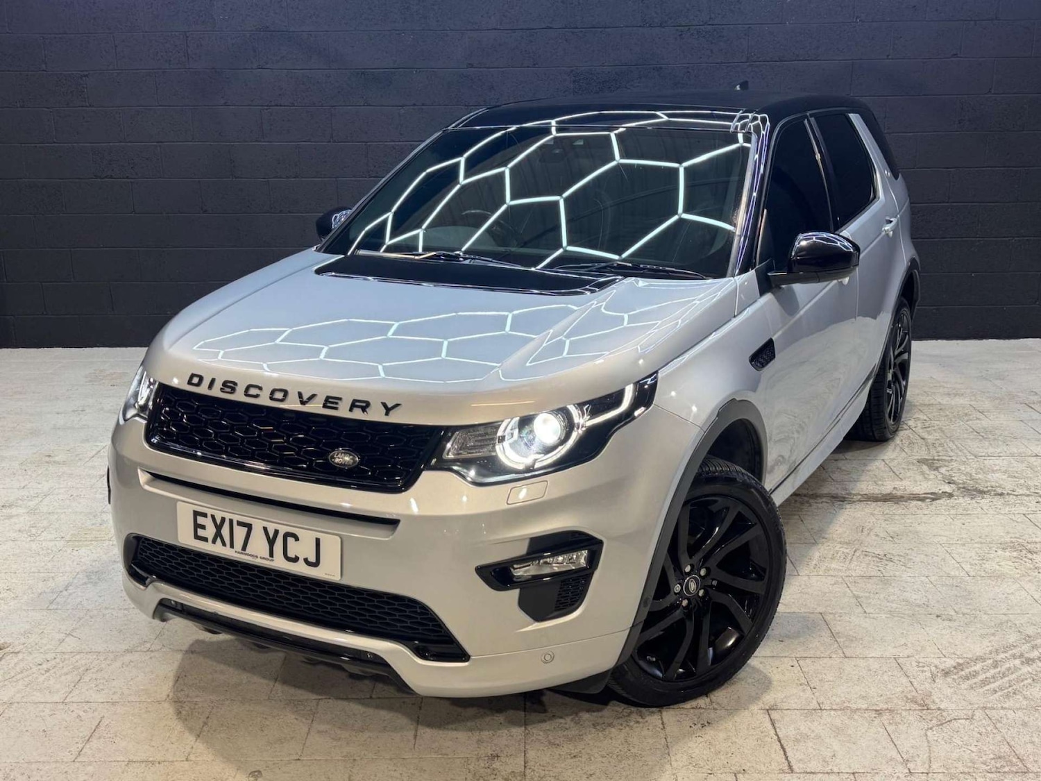Used Land Rover Discovery Sport 2017 for sale - 77035686: Photo 4