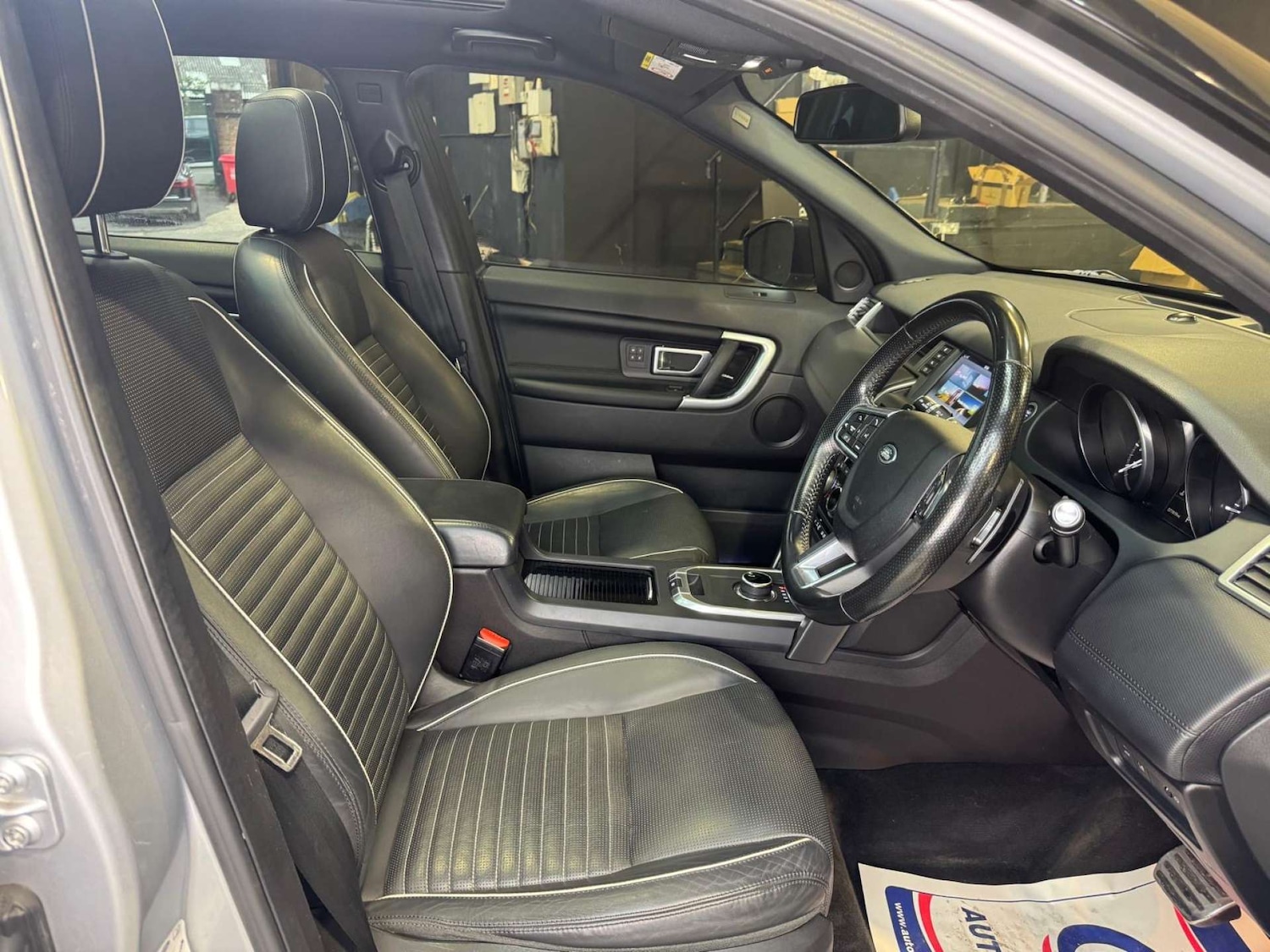 Used Land Rover Discovery Sport 2017 for sale - 77035686: Photo 45