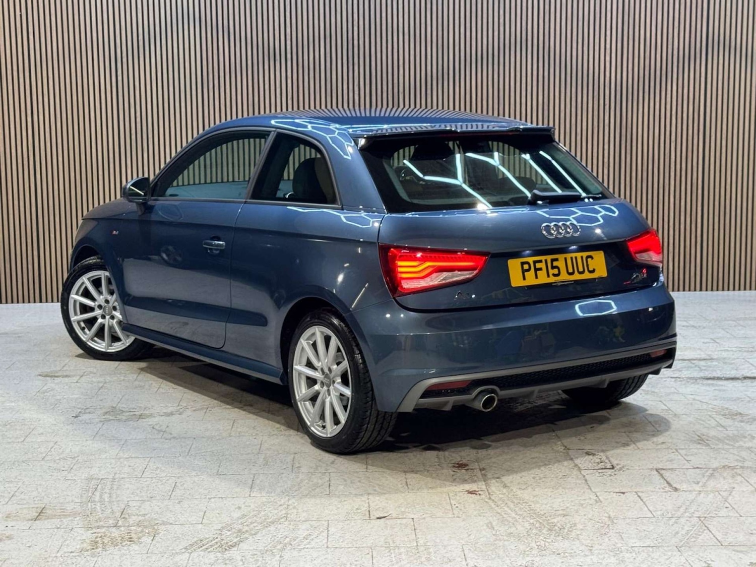 Used Audi A1 2015 for sale - 77476407: Photo 2
