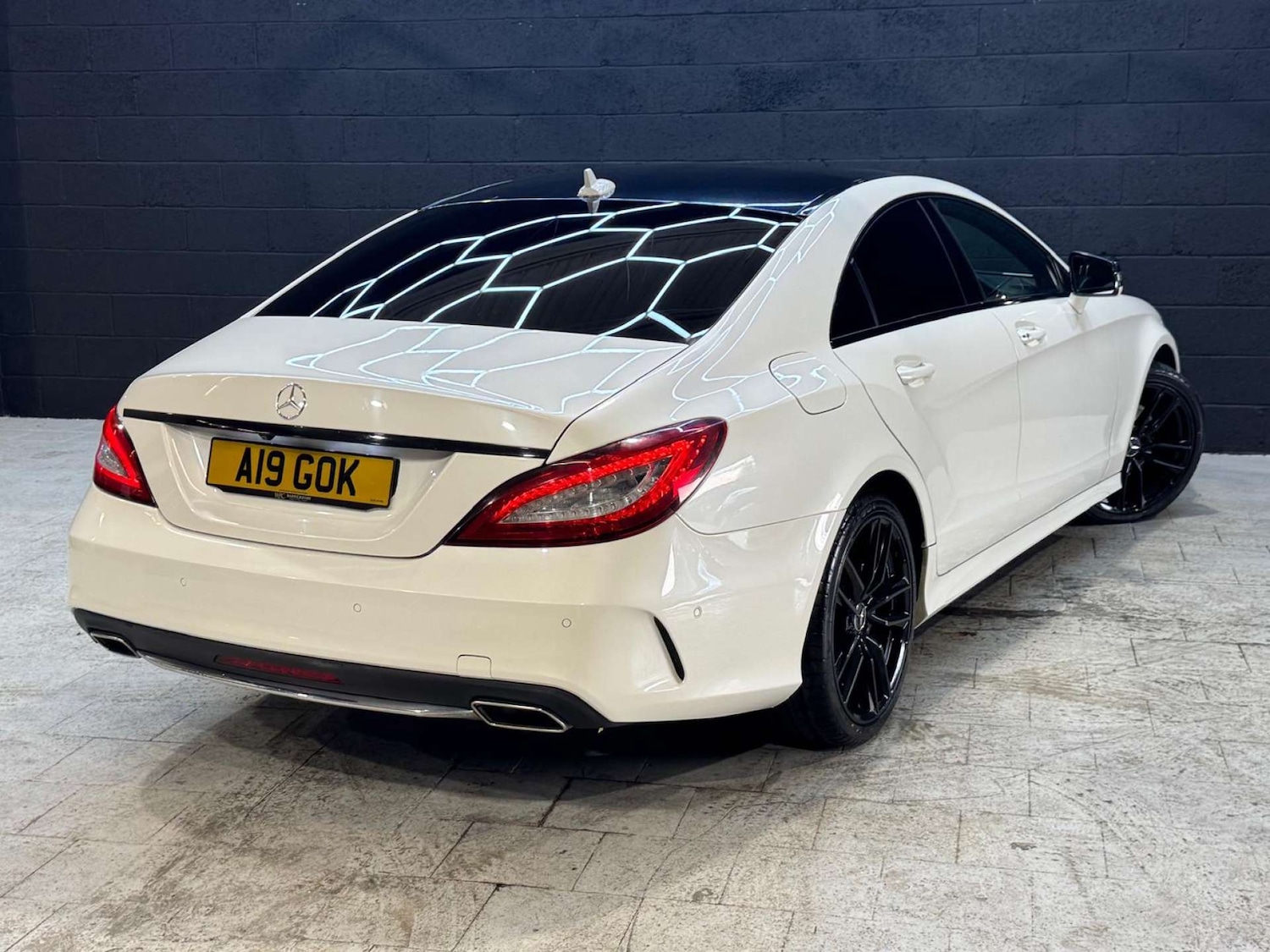 Used Mercedes-Benz CLS 2016 for sale - 76483219: Photo 2