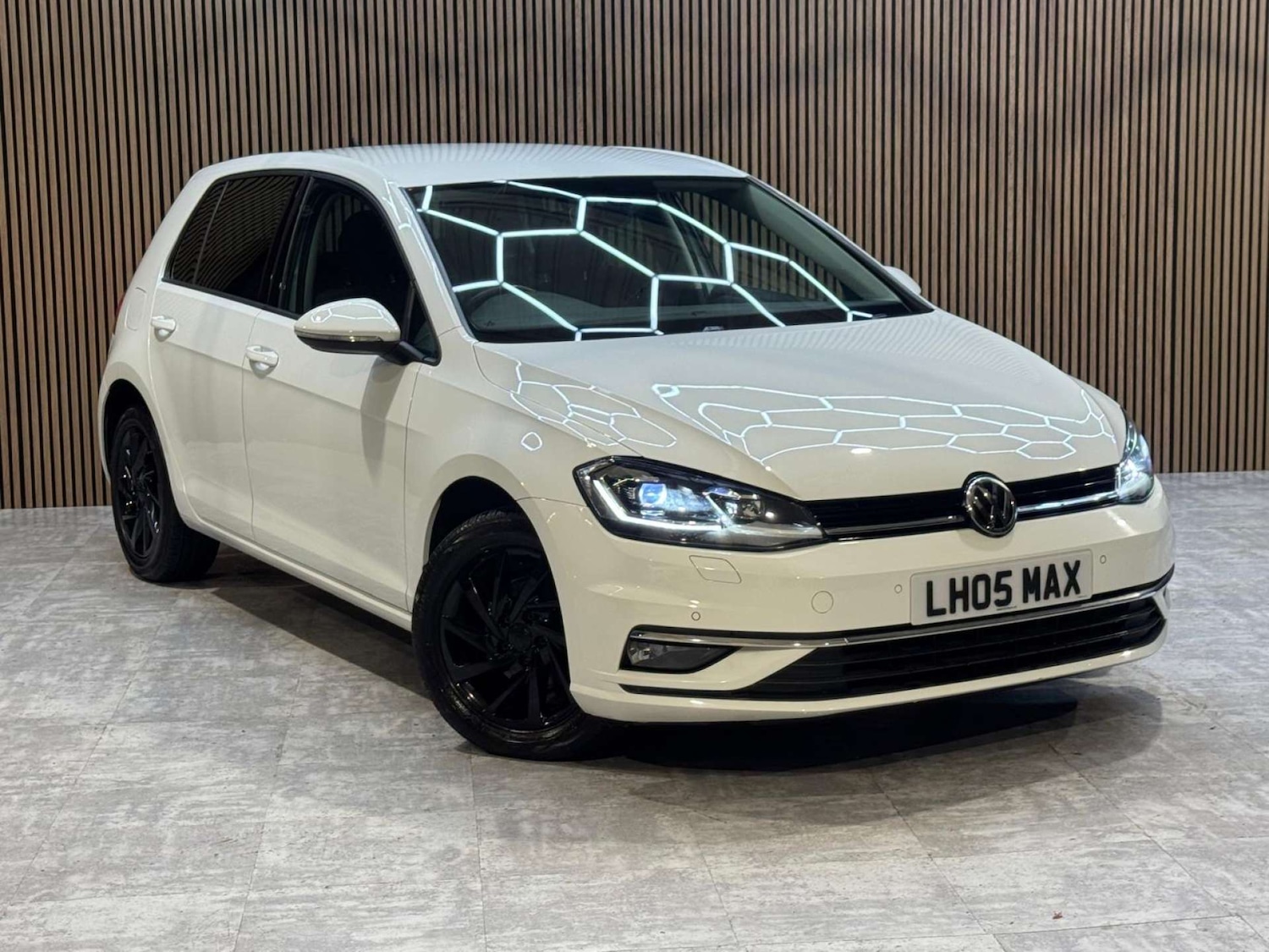 Used Volkswagen Golf 2019 for sale - 77551262: Photo 1