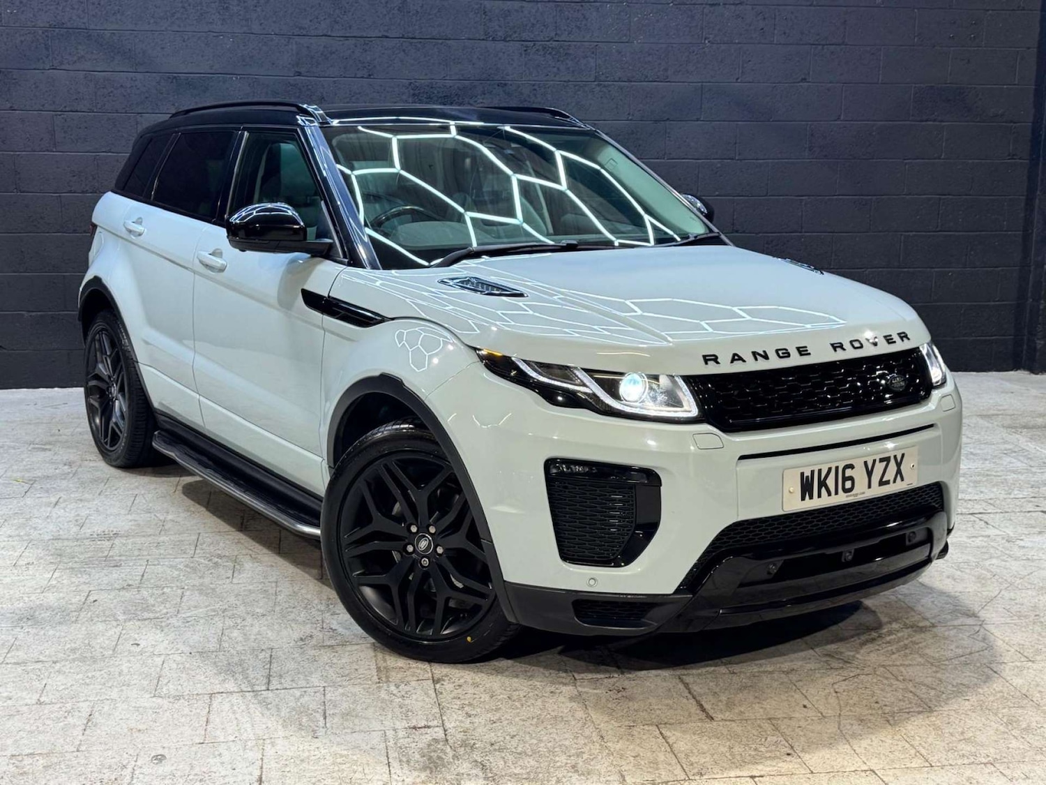 Used Land Rover Range Rover Evoque 2016 for sale - 76505132: Photo 1