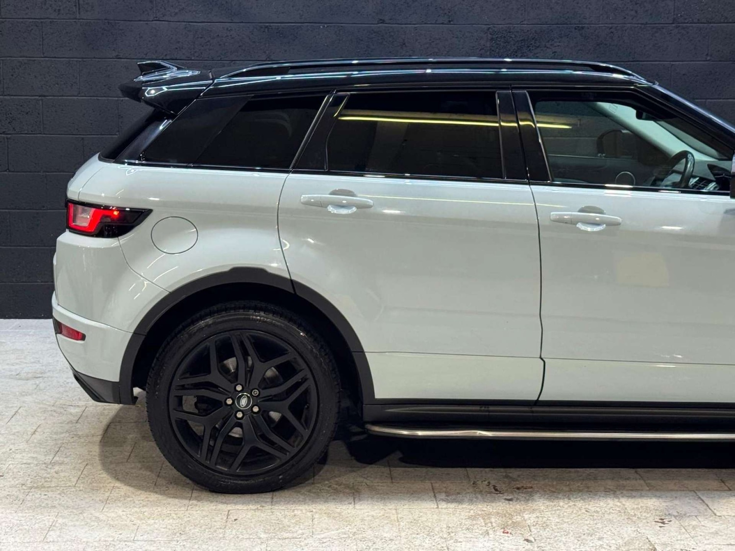 Used Land Rover Range Rover Evoque 2016 for sale - 76505132: Photo 16