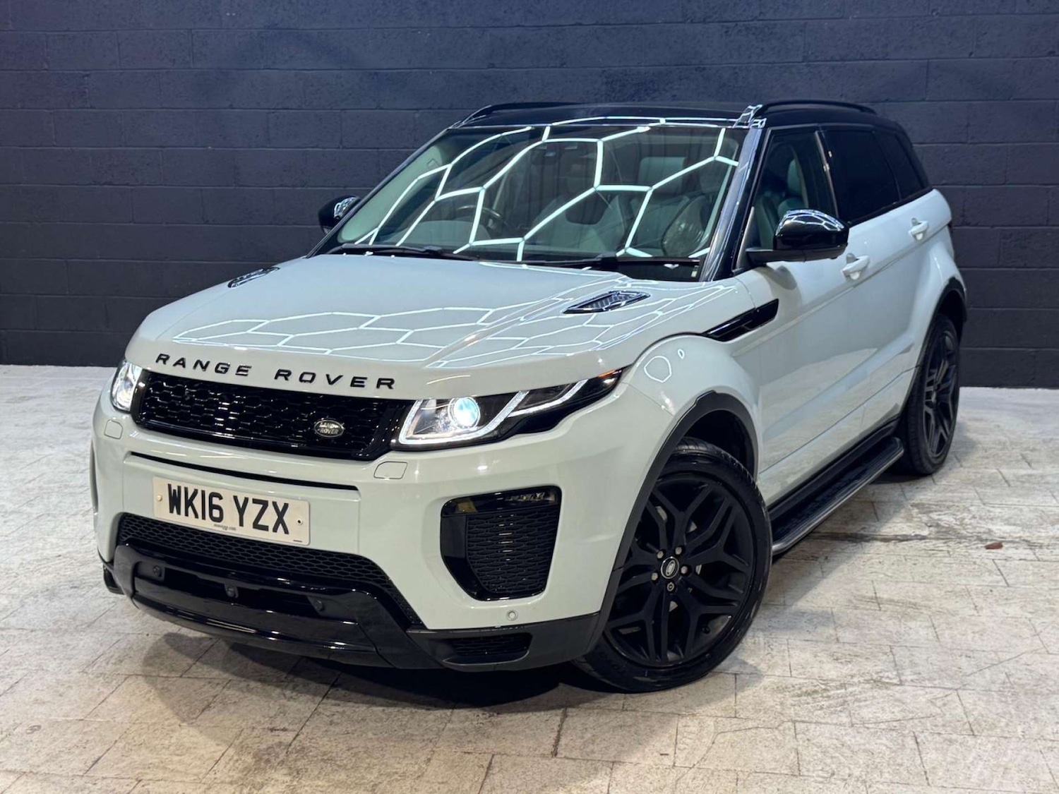 Used Land Rover Range Rover Evoque 2016 for sale - 76505132: Photo 4