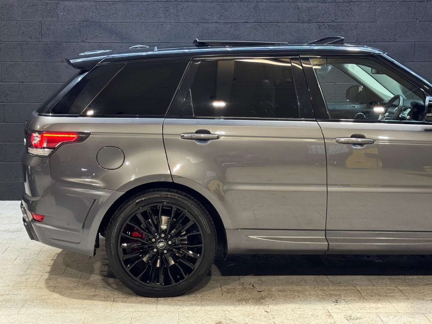 Used Land Rover Range Rover Sport 2017 for sale - 76481430: Photo 11