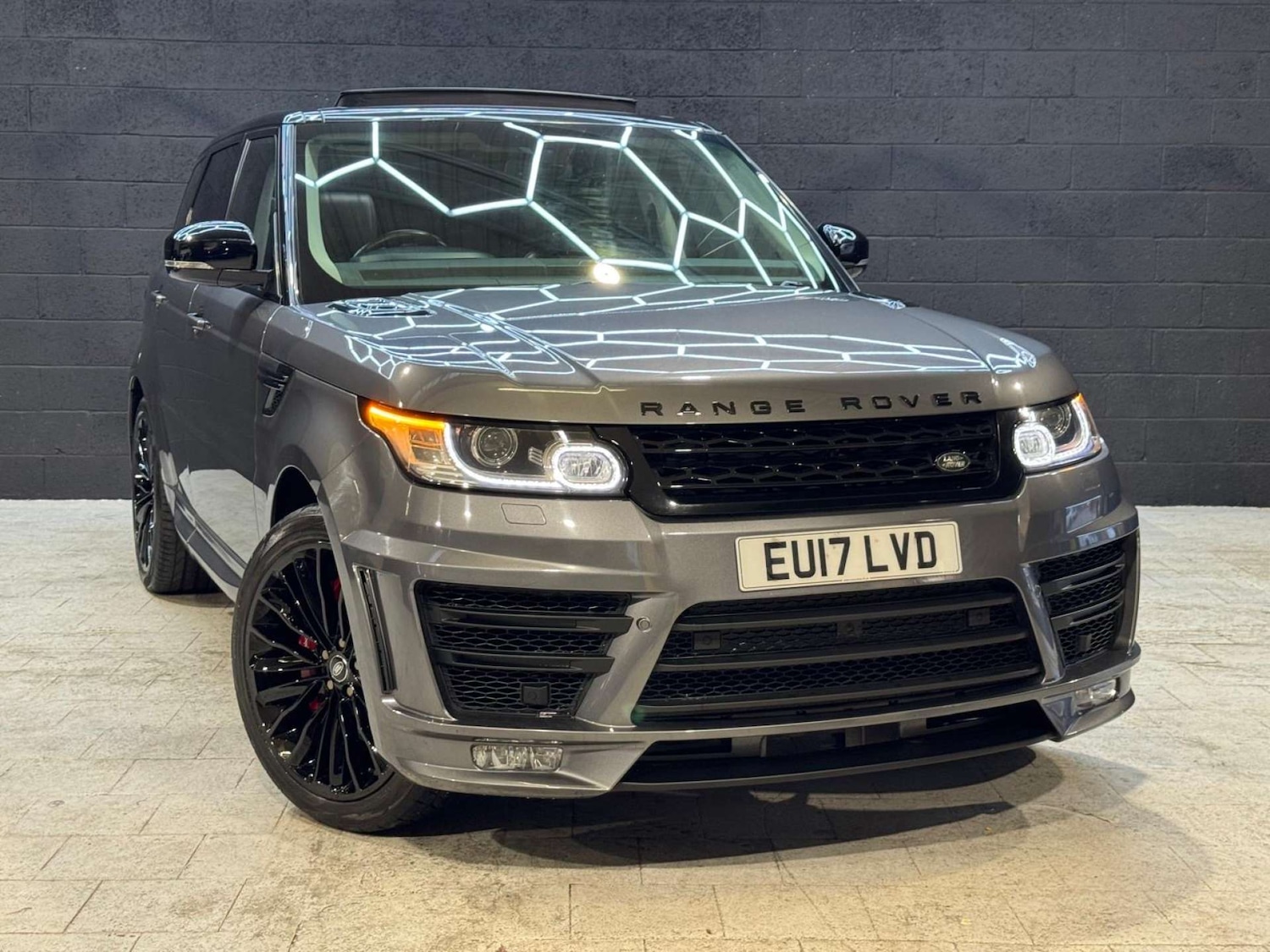 Used Land Rover Range Rover Sport 2017 for sale - 76481430: Photo 16