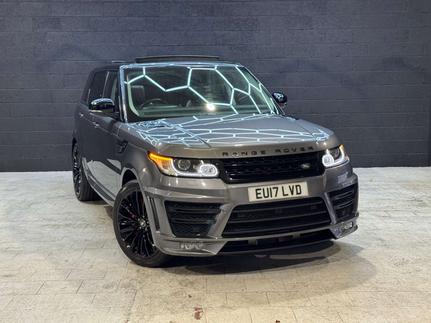 Used Land Rover Range Rover Sport 2017 for sale - 76481430: Photo 17