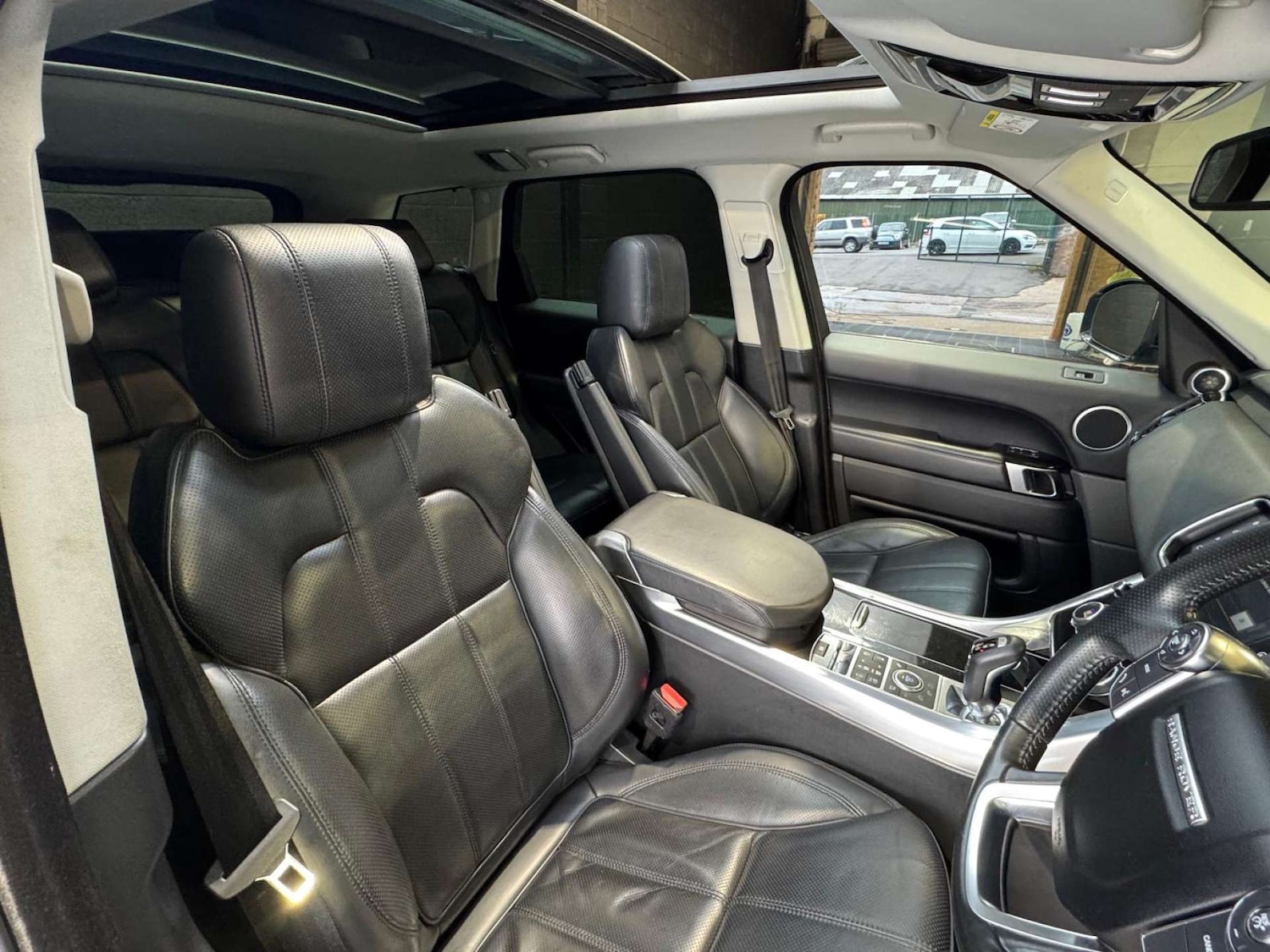 Used Land Rover Range Rover Sport 2017 for sale - 76481430: Photo 32