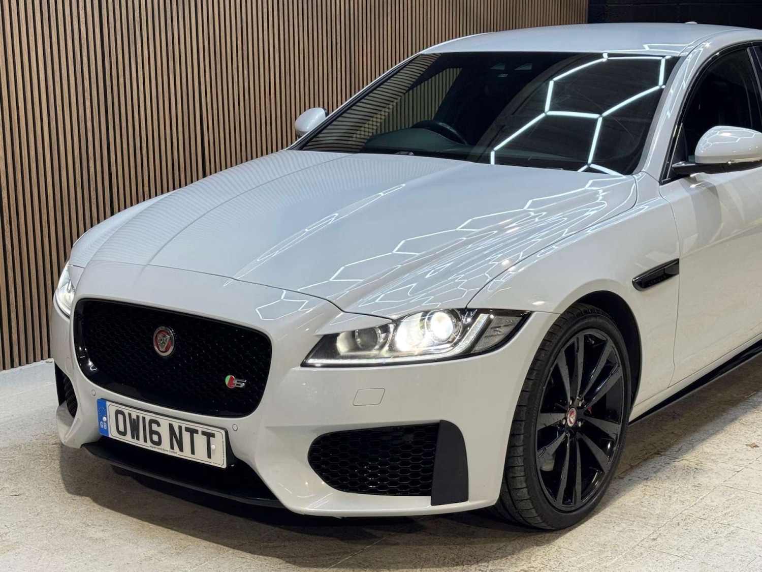 Used Jaguar XF 2016 for sale - 77022592: Photo 28