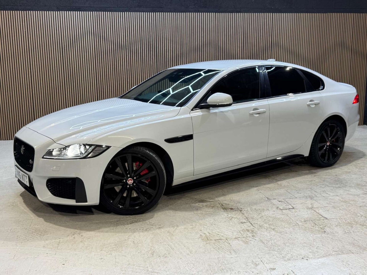 Used Jaguar XF 2016 for sale - 77022592: Photo 31