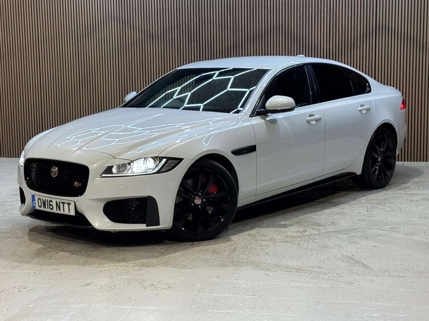 Used Jaguar XF 2016 for sale - 77022592: Photo 33