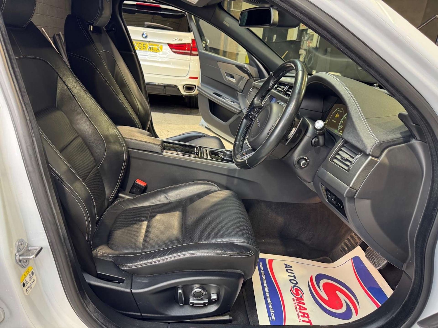 Used Jaguar XF 2016 for sale - 77022592: Photo 39