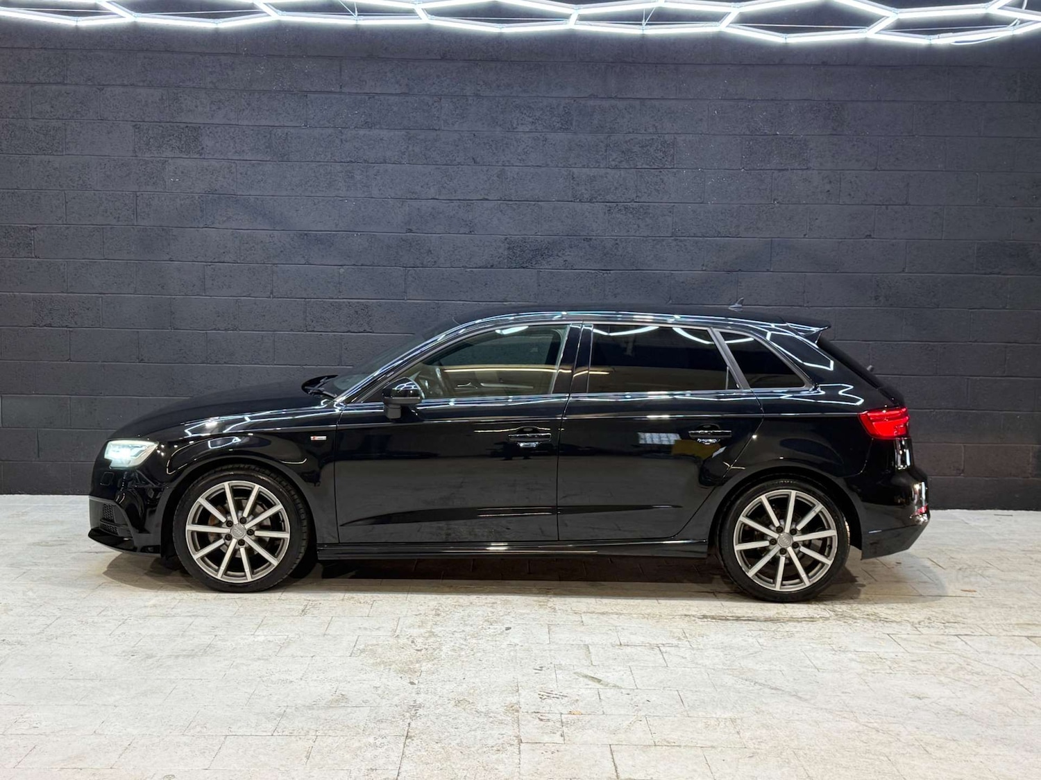 Used Audi A3 2018 for sale - 76277568: Photo 24