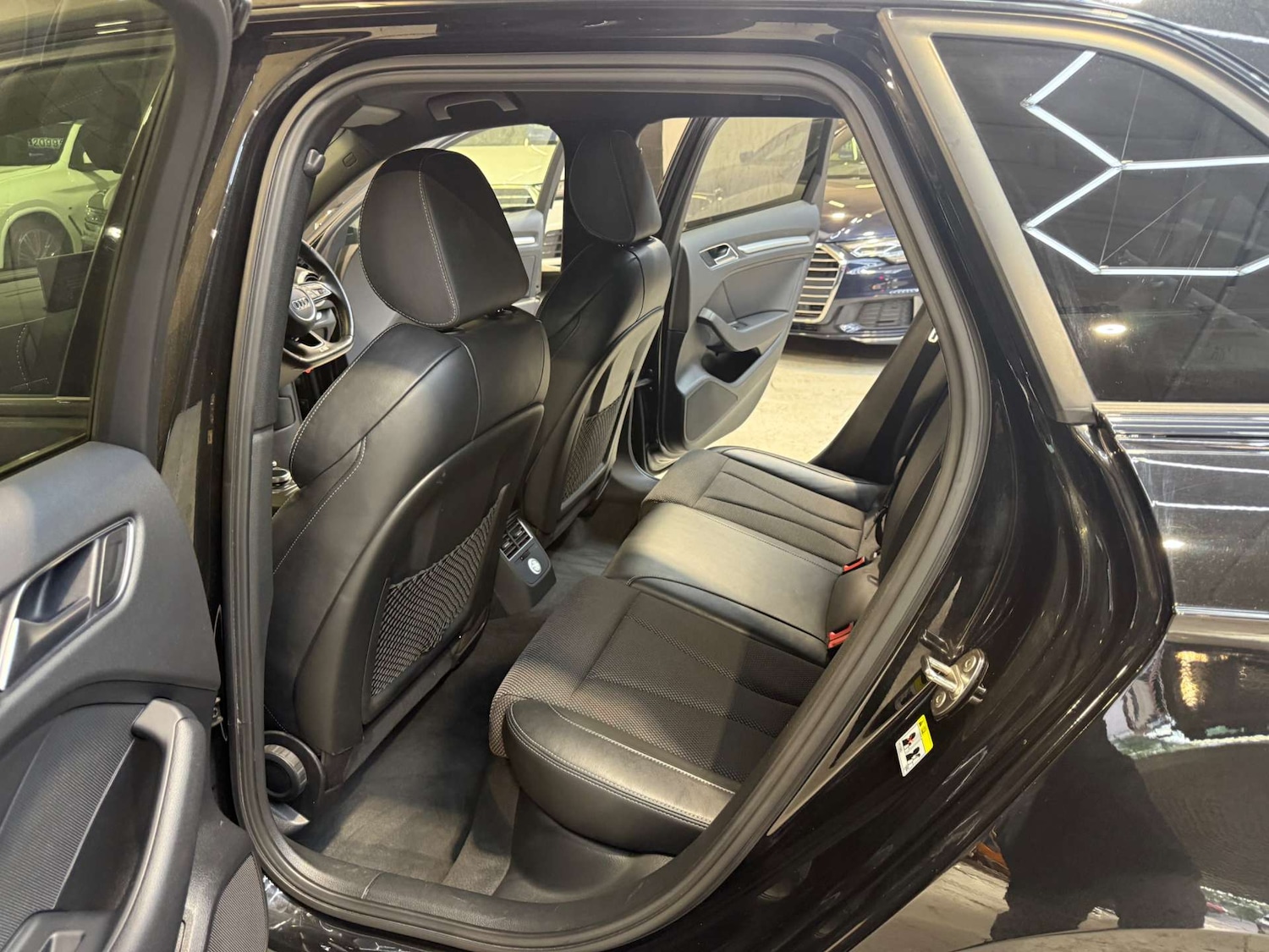 Used Audi A3 2018 for sale - 76277568: Photo 35