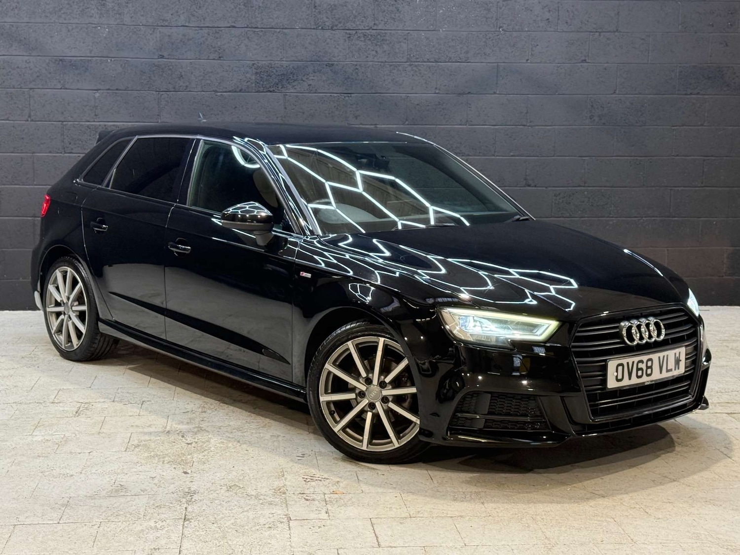 Used Audi A3 2018 for sale - 76277568: Photo 8