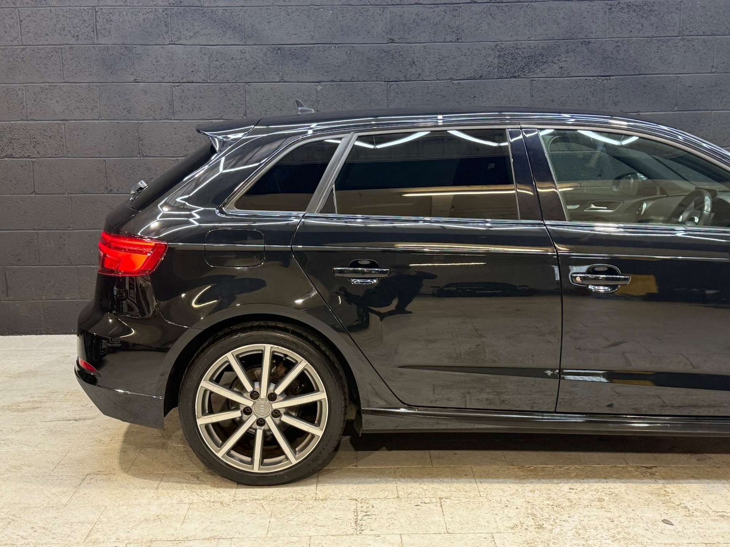 Used Audi A3 2018 for sale - 76277568: Photo 9