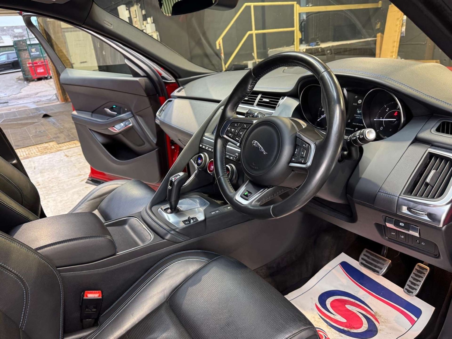 Used Jaguar E-Pace 2020 for sale - 77606747: Photo 3