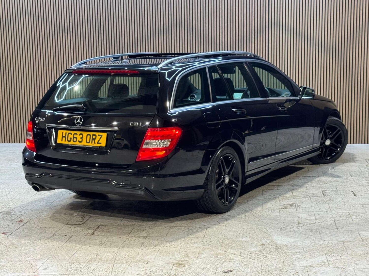 Used Mercedes-Benz C Class 2014 for sale - 77310987: Photo 19