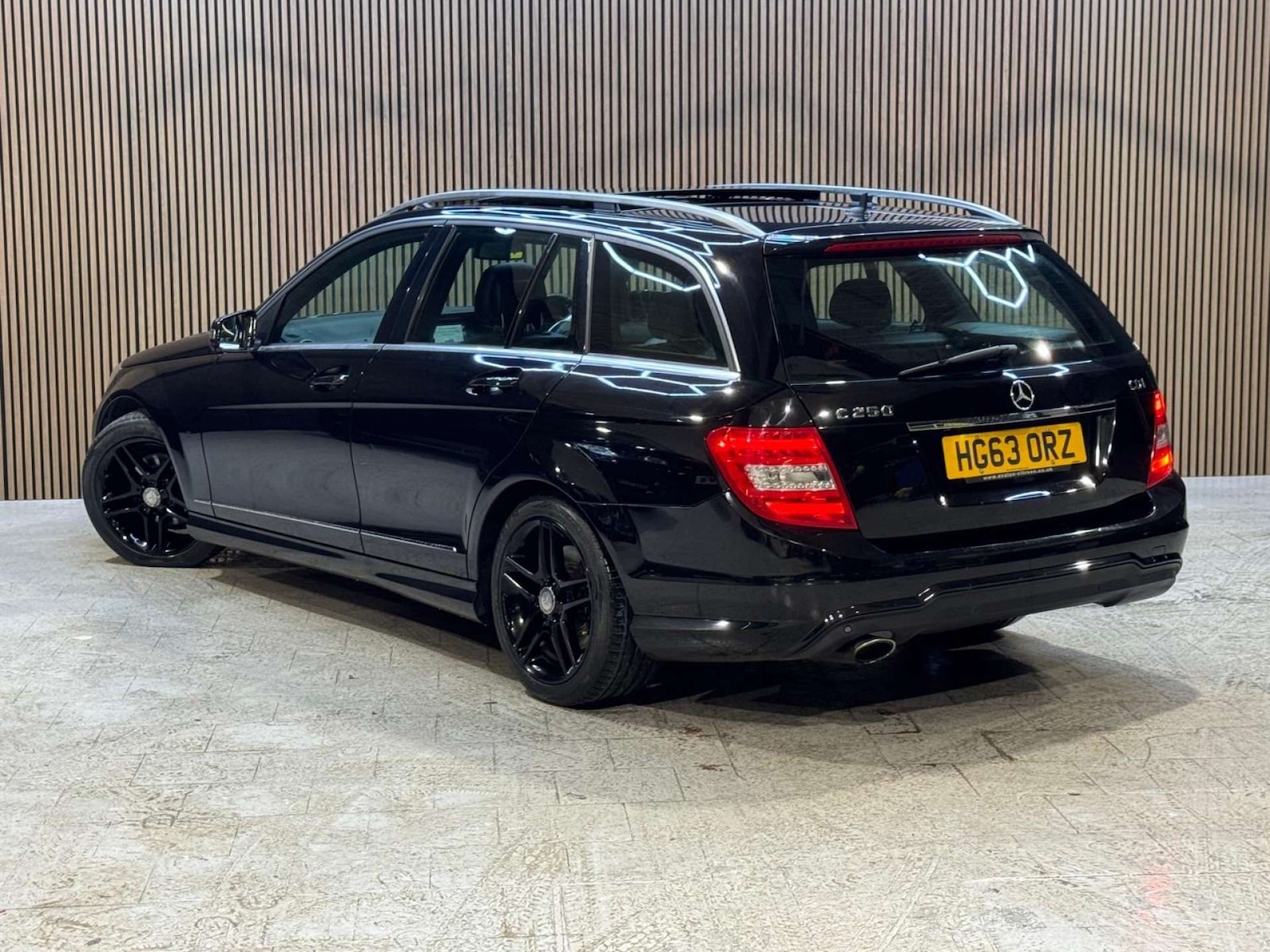 Used Mercedes-Benz C Class 2014 for sale - 77310987: Photo 24