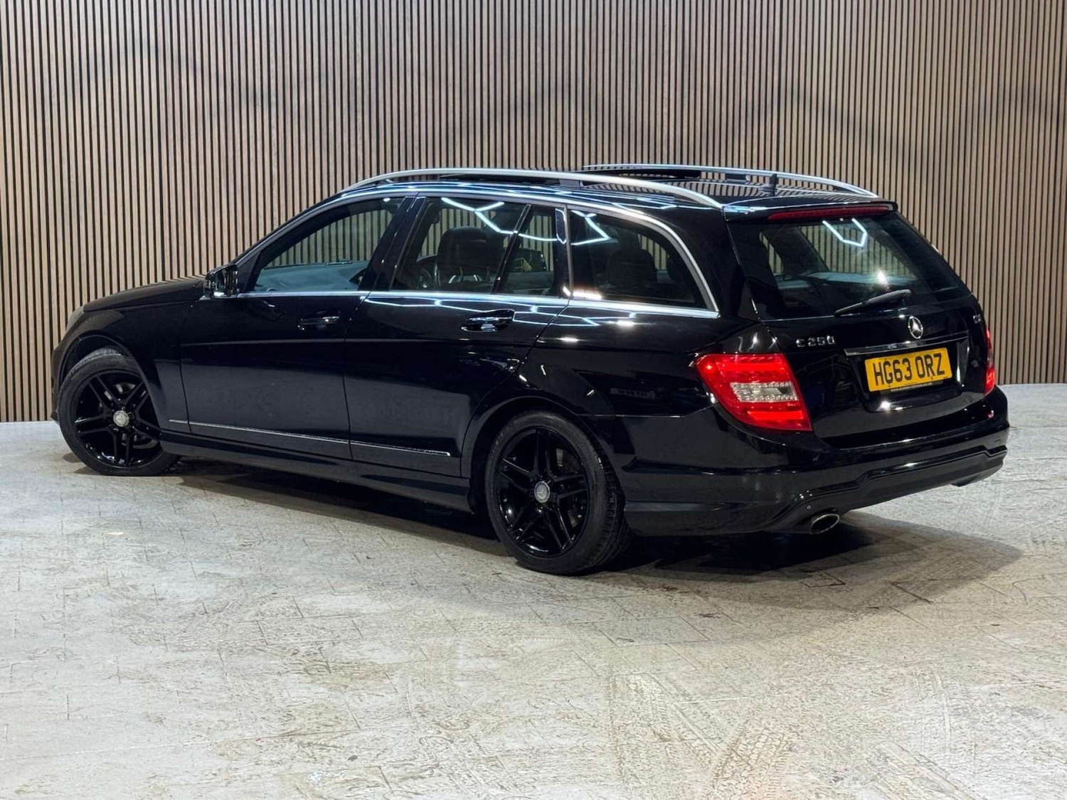 Used Mercedes-Benz C Class 2014 for sale - 77310987: Photo 28