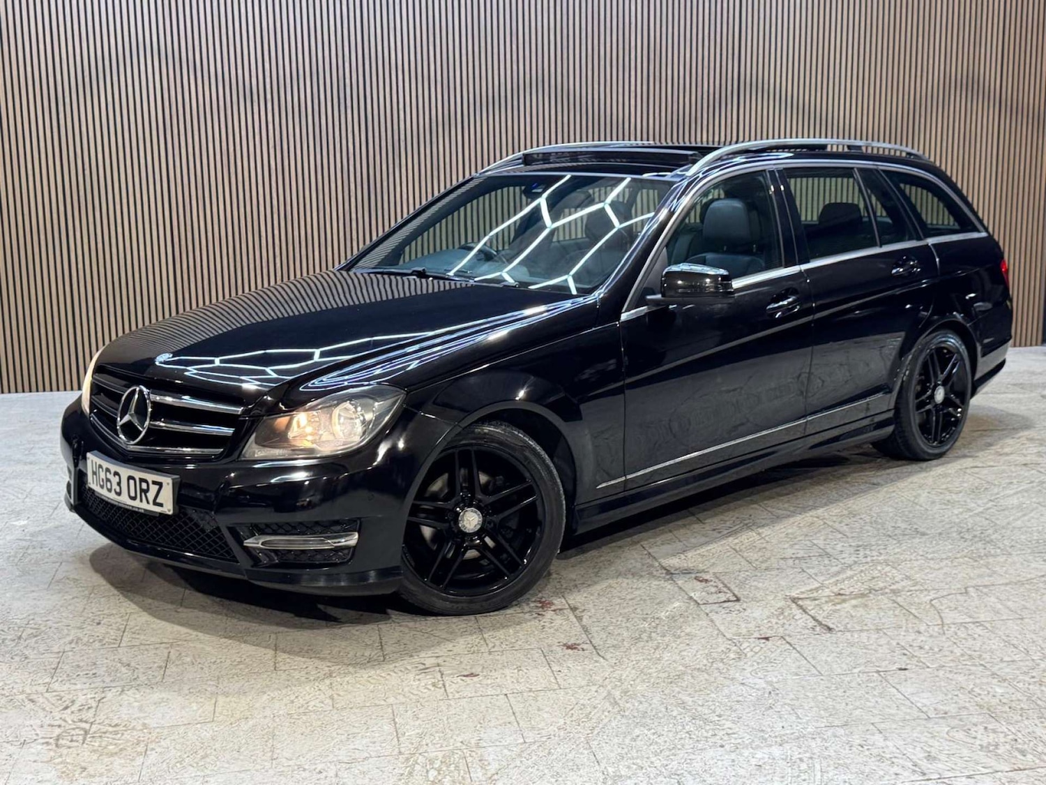 Used Mercedes-Benz C Class 2014 for sale - 77310987: Photo 33