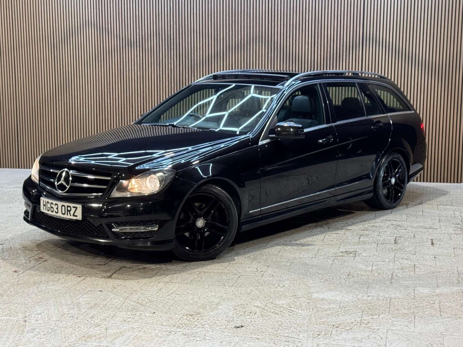 Used Mercedes-Benz C Class 2014 for sale - 77310987: Photo 36