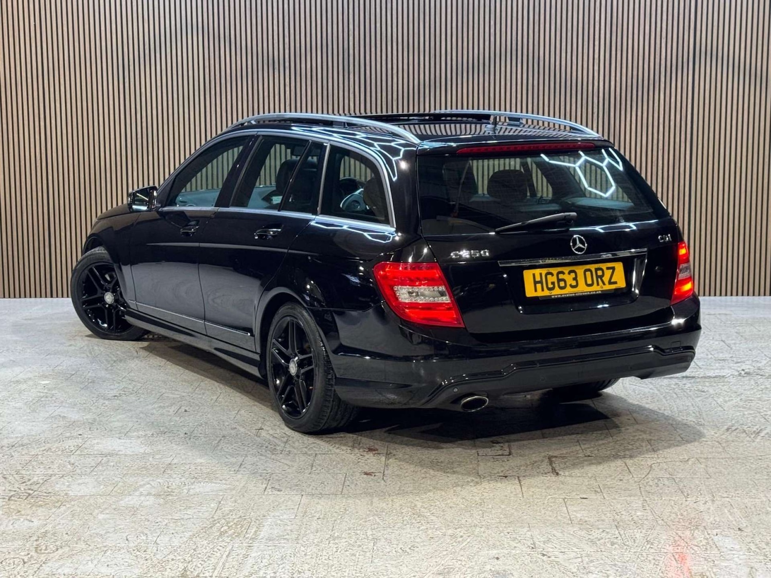 Used Mercedes-Benz C Class 2014 for sale - 77310987: Photo 5