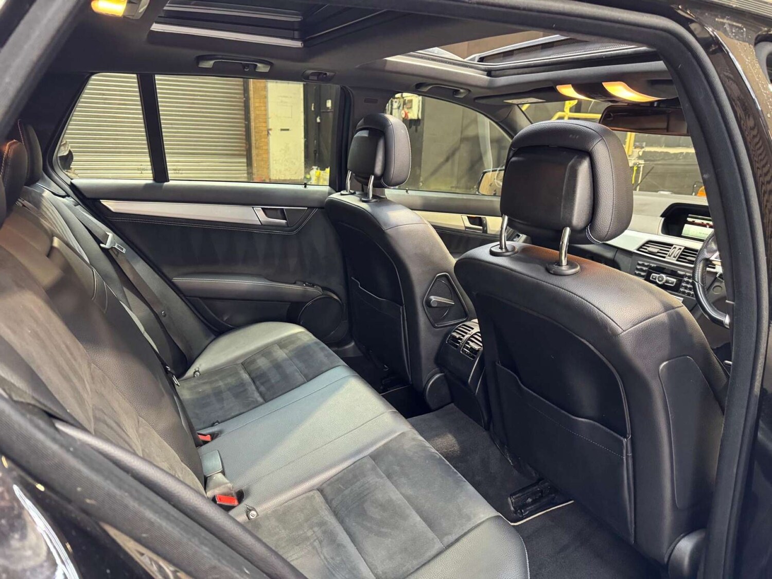 Used Mercedes-Benz C Class 2014 for sale - 77310987: Photo 6