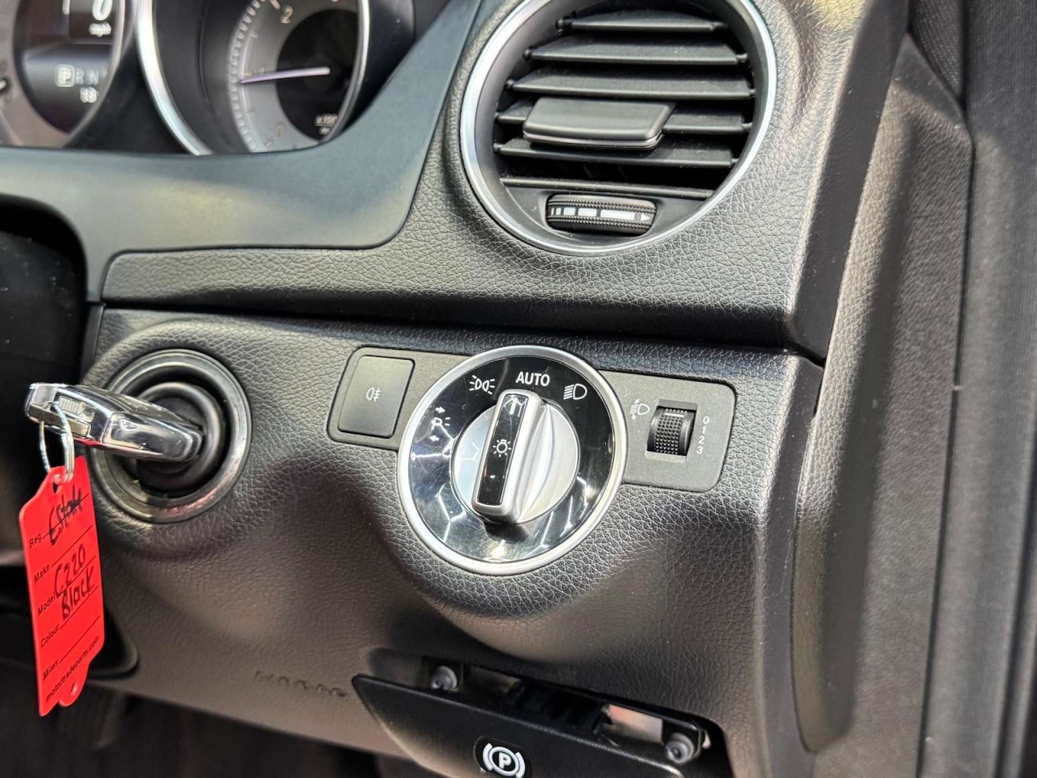 Used Mercedes-Benz C Class 2014 for sale - 77310987: Photo 62