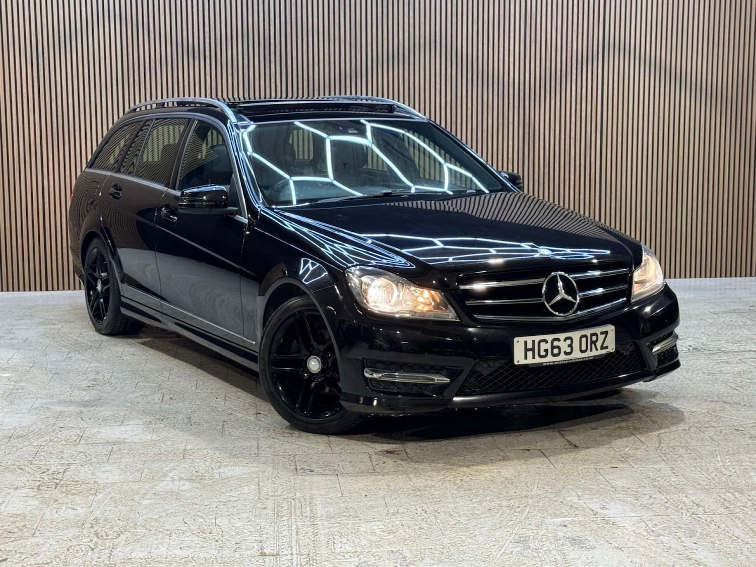 Used Mercedes-Benz C Class 2014 for sale - 77310987: Photo 7