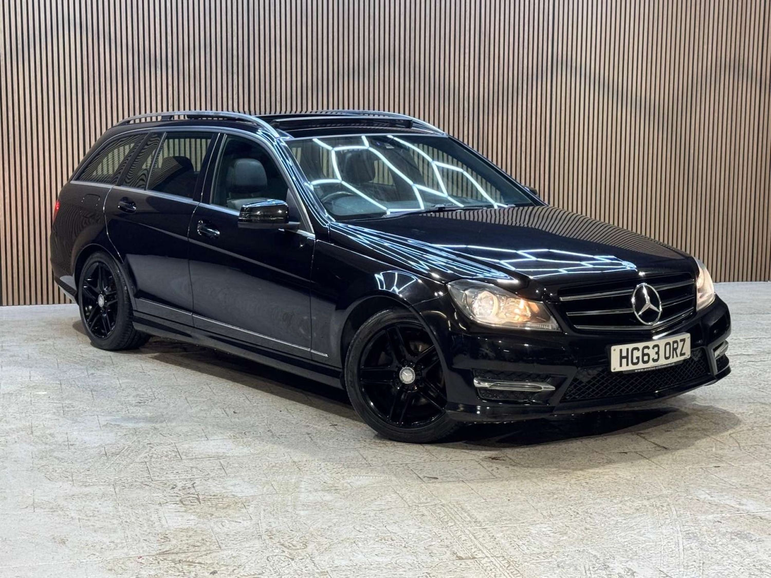 Used Mercedes-Benz C Class 2014 for sale - 77310987: Photo 8