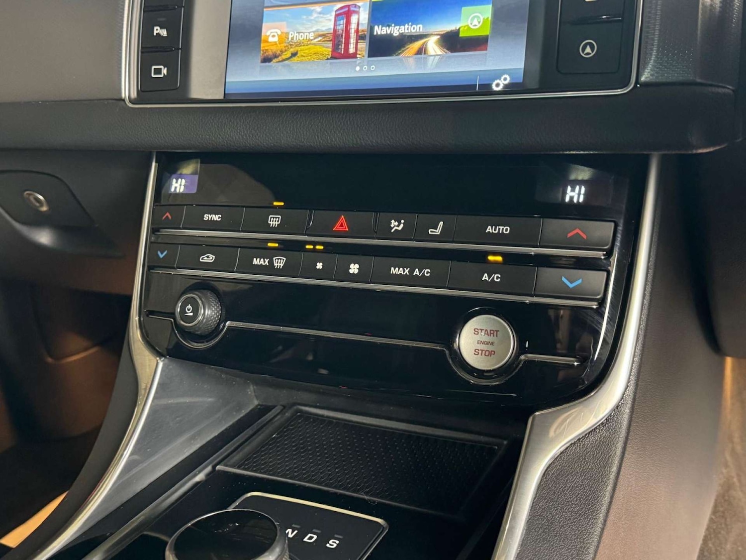 Used Jaguar XF 2018 for sale - 77492532: Photo 16